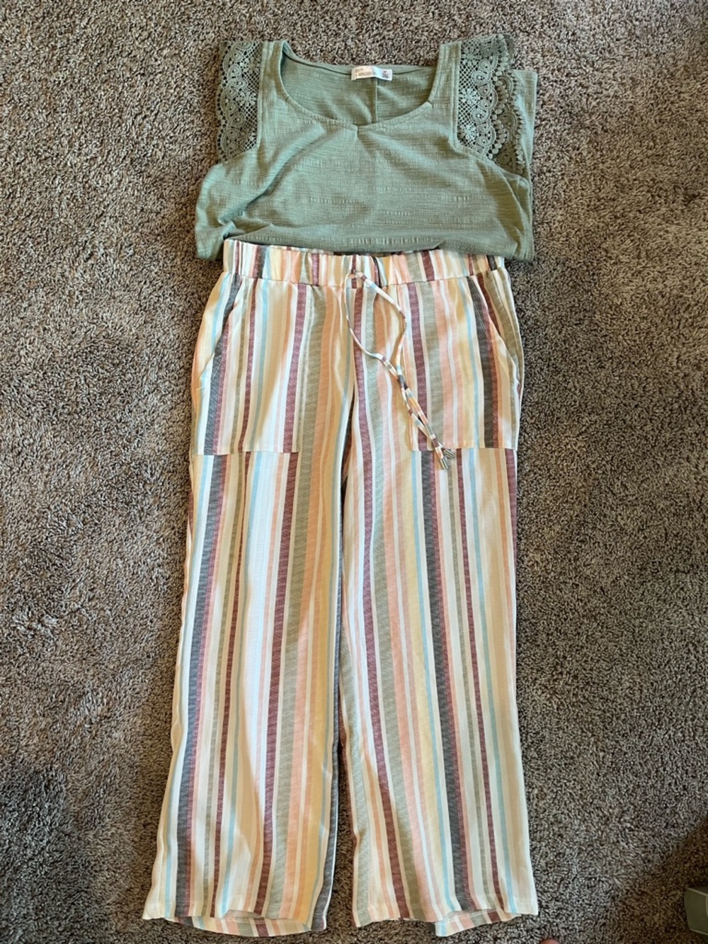 Small Top and Pants Set 💕